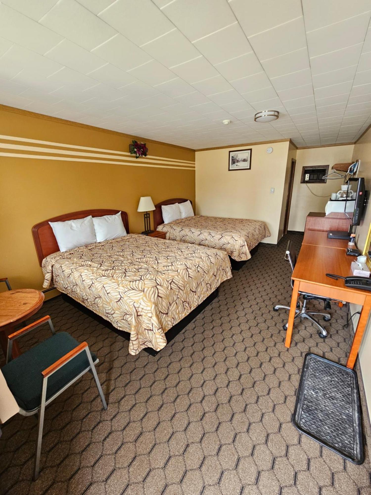 Forest Plaza Motel Mount Forest Exterior foto