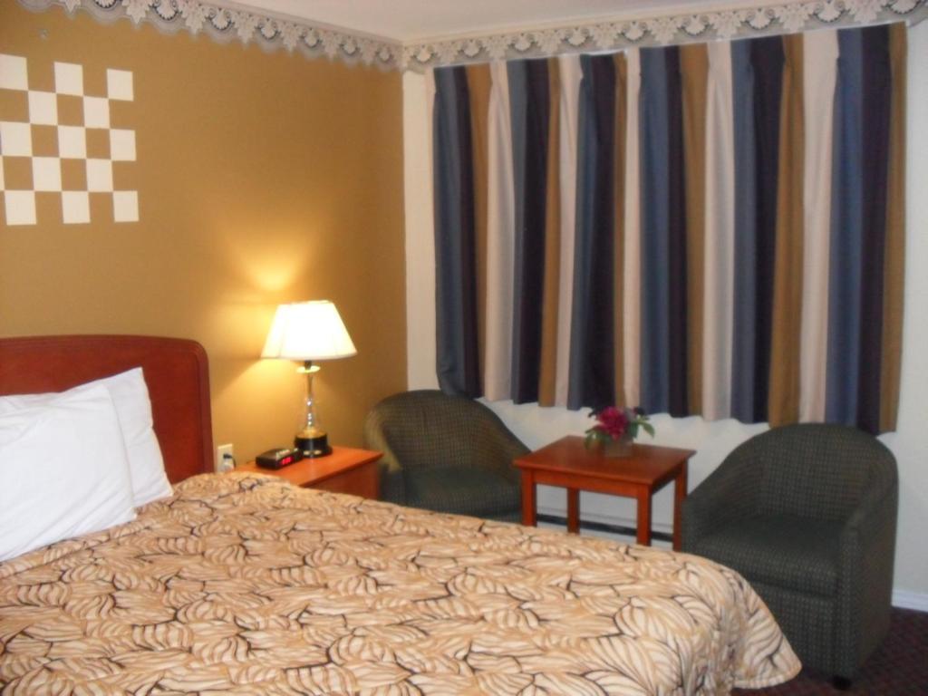 Forest Plaza Motel Mount Forest Exterior foto